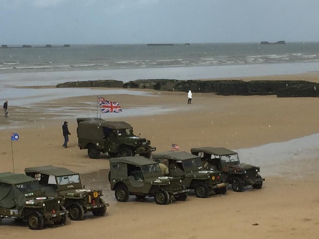 Hotel Dday Aviators Arromanches-les-Bains Exterior foto